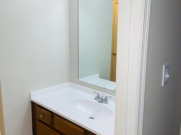 5th image of 196 Edgewood Dr #196