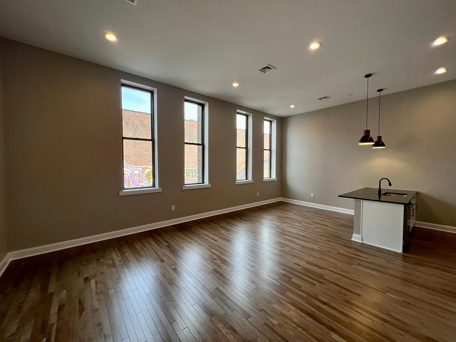 1 bed, 735 sqft, $1,550 — Photo 4