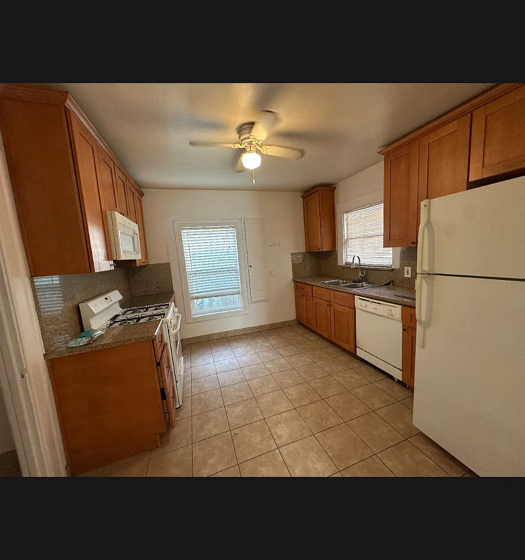 2 bed, 900 sqft, $1,700 — Photo 1