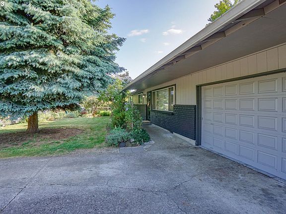 3rd image of 7416 NE 144th Ave