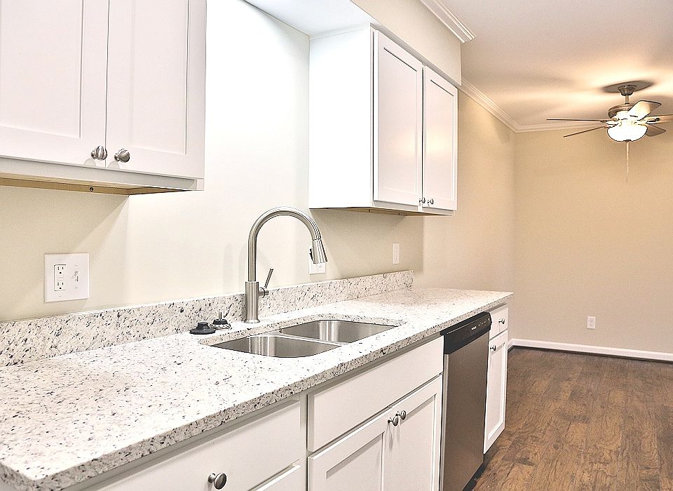 REMODELED Townhouse 1375