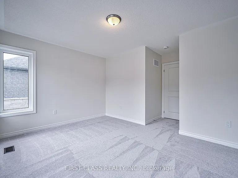 61 Kenneth Rogers Cres — Photo 25