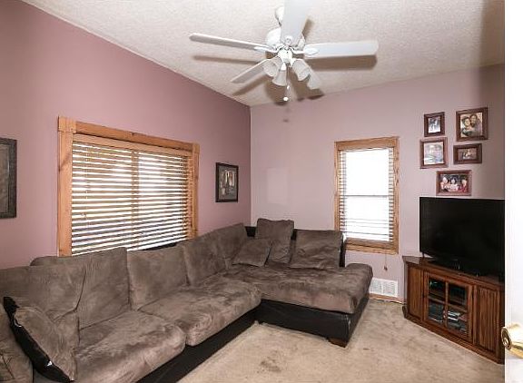 5th image of 319 2nd Ave S