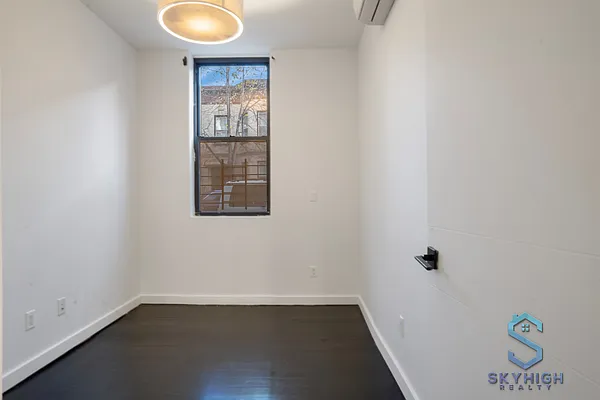 Rented by Skyhigh Realty NYC LLC | media 8