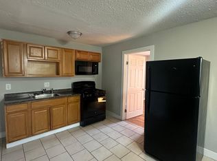566 Howard Ave APT 3R, New Haven, CT 06519