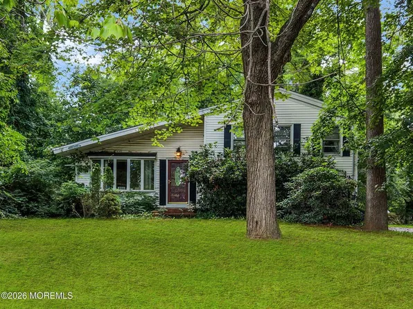 390 Church St, Belford, NJ 07718