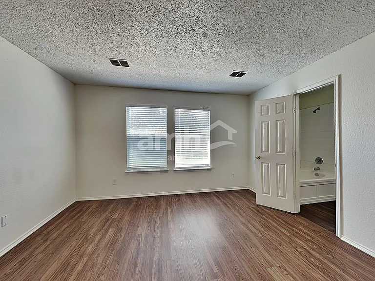 1601 White Oak Rd — Photo 9