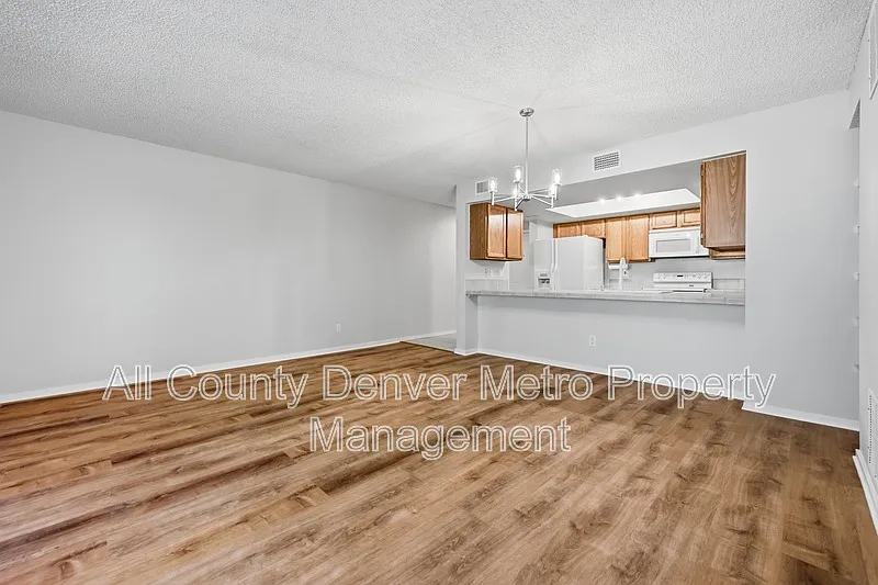 2 bed, 2.0 bath, 1206 sqft, $2,595 — Photo 4