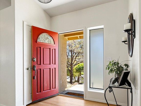 3rd image of 1520 Majestic Way