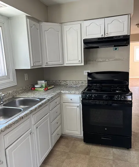 1709 Charleston Ln — Photo 2