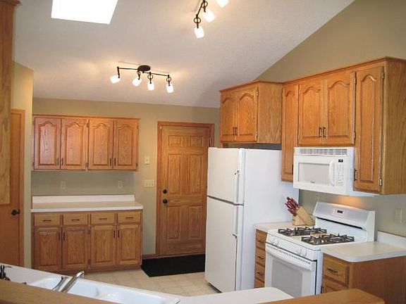 3rd image of 9215 Yancey Ln