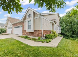 1359 Eagles Way Ct, Hazelwood, MO 63042