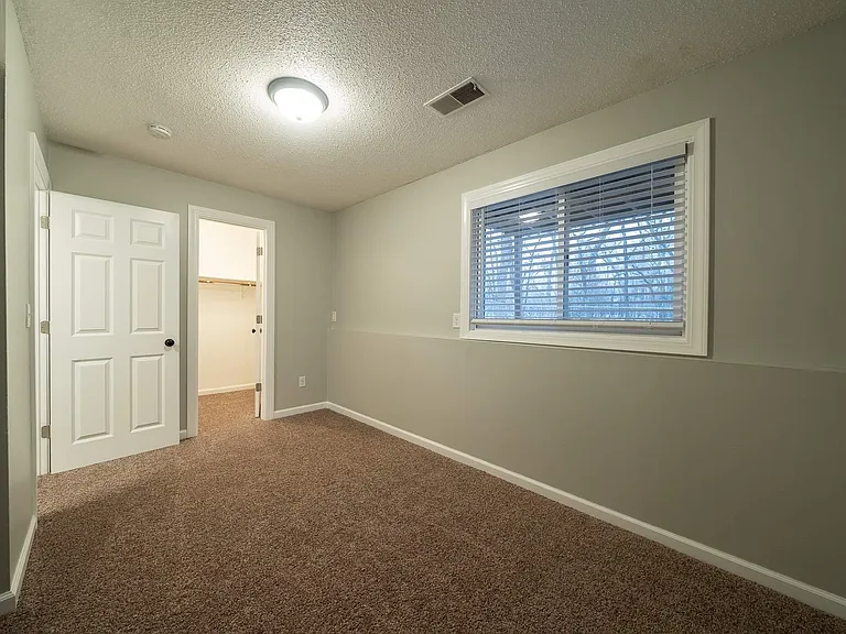 1607 Goodview Ave N #1609 — Photo 13
