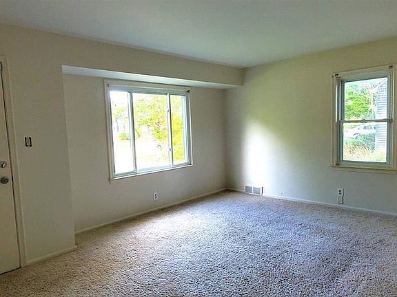2nd image of 3283 Brookgate Dr