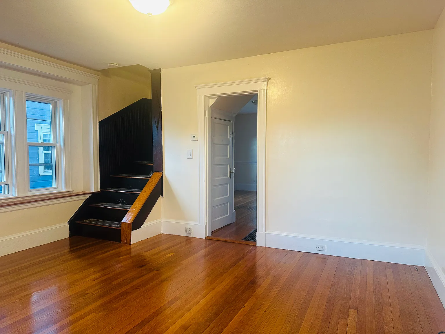 2 bed, 900 sqft, $2,500 — Photo 2