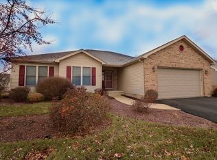 214 Rachel Cir, Sycamore, IL 60178