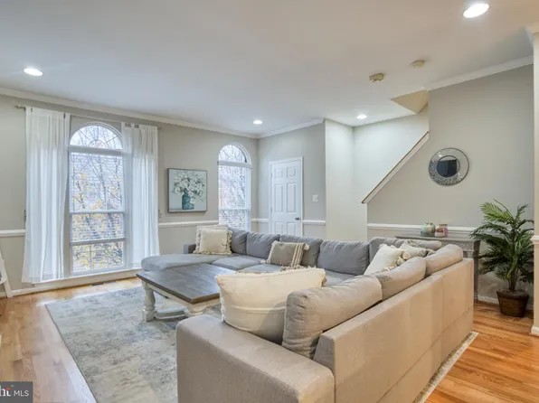 45559 Grand Central Sq, Sterling, VA 20166