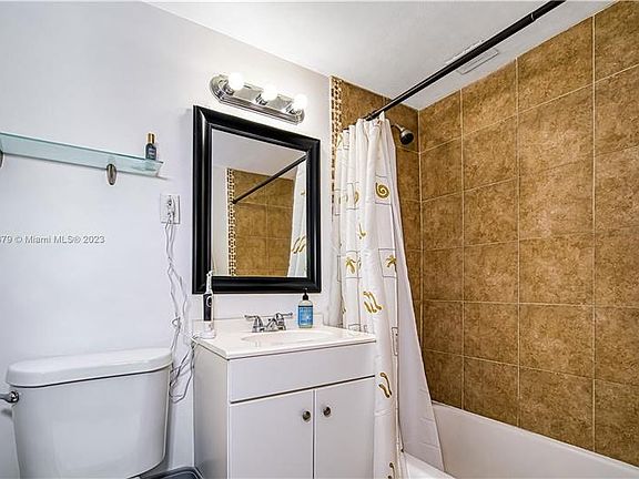5th image of 6484 Indian Creek Dr APT 227