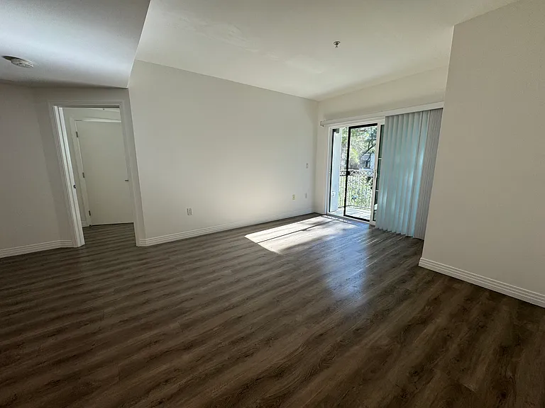 Roberts Hall — Photo 14