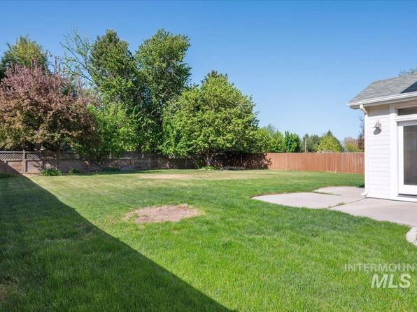 930 E Knoll Ct, Eagle, ID 83616