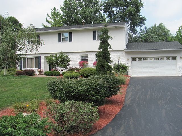 1st image of 3672 Darbyshire Dr