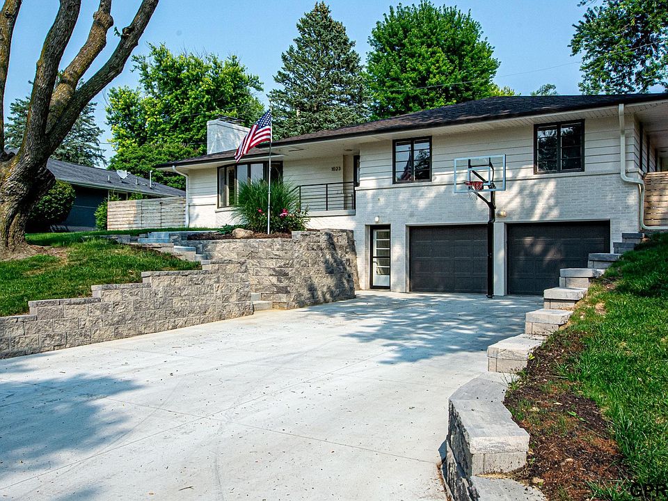 1st image of 1023 N 64th St
