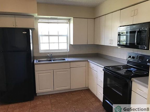 2nd image of 123 Arthur Ct