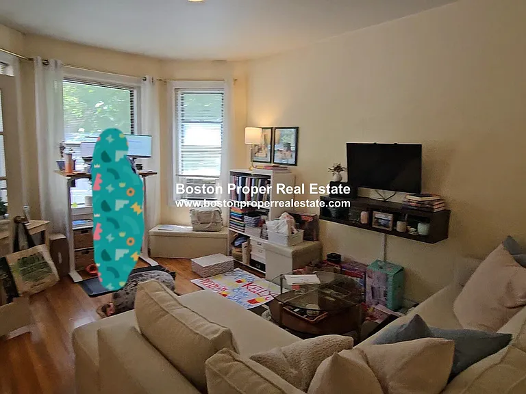 51 Queensberry St #9 — Photo 5