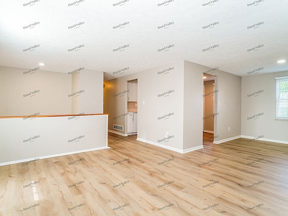 5th image of 3583 Countryview Dr