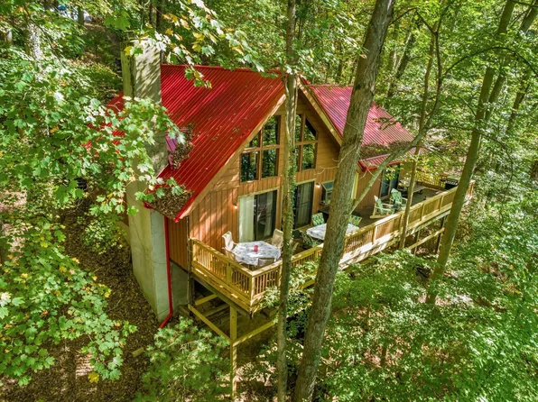 721 Natchez Ln, Sugar Grove, OH 43155