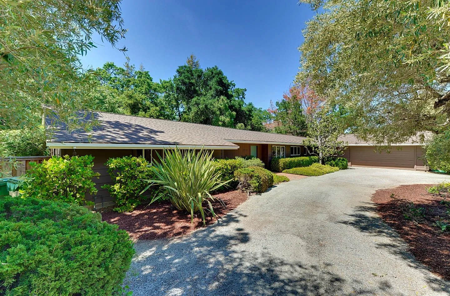 14631 Horseshoe Dr photo 1