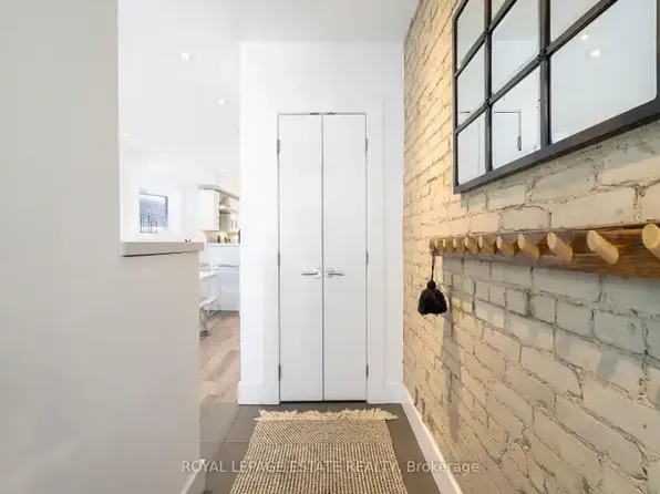 2 Rushbrooke Ave #1A, Toronto, ON M4M 3A9