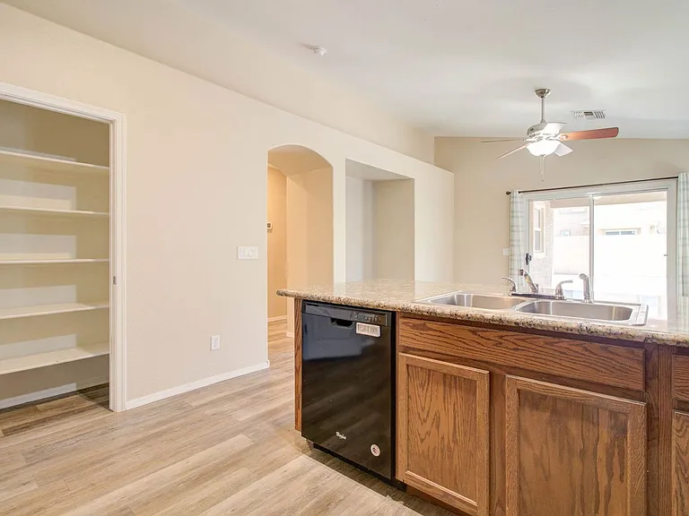 41375 W Cahill Dr — Photo 16