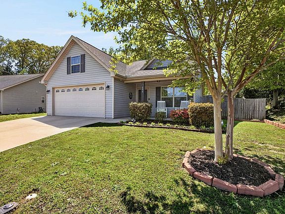2nd image of 606 Chastine Dr