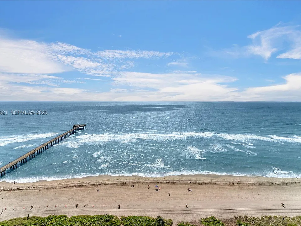 16485 Collins Ave #1836