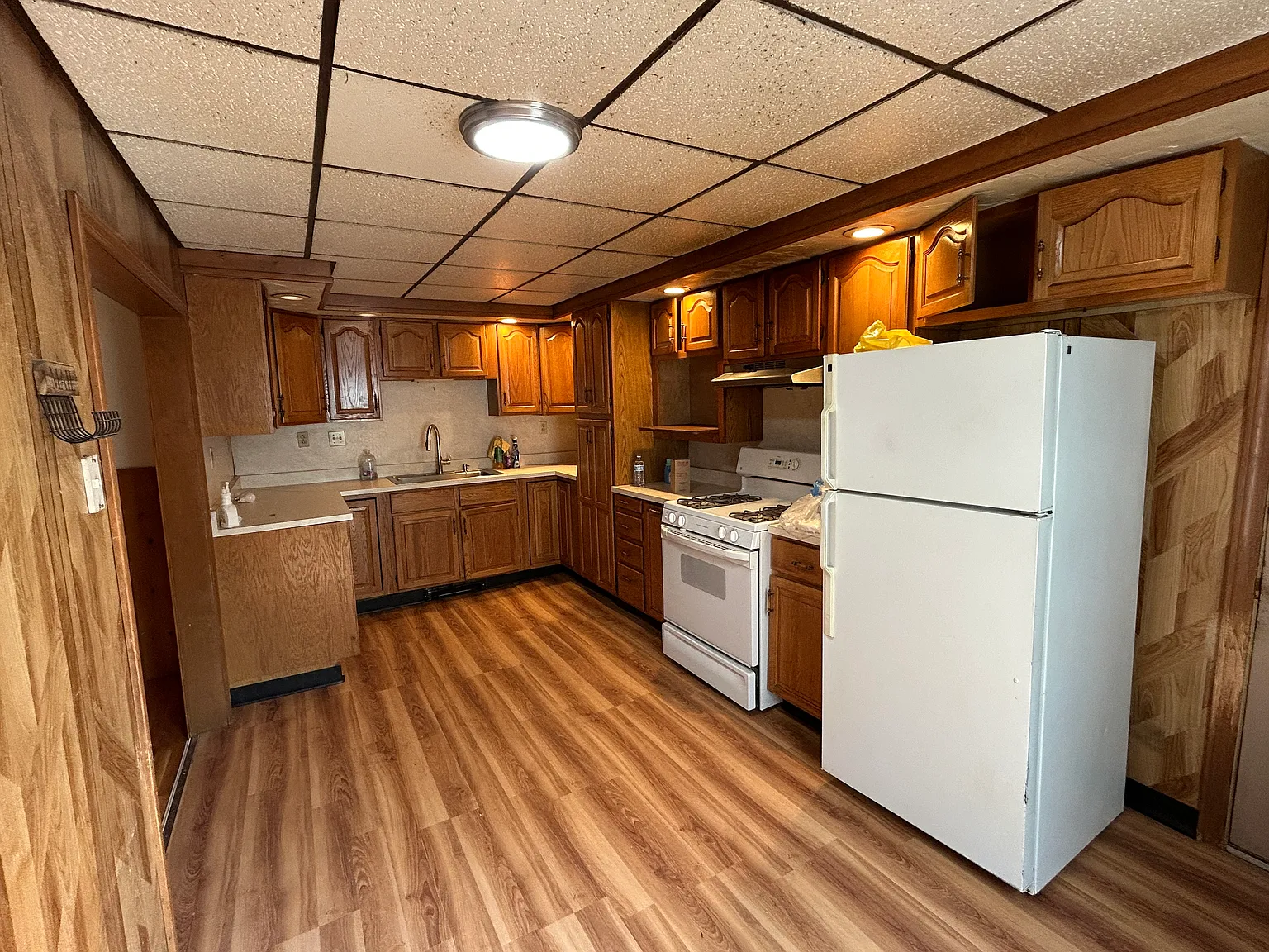 3 bed, 1250 sqft, $2,200 — Photo 3