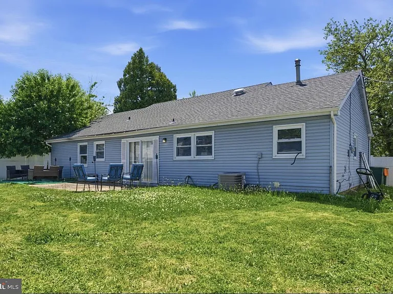 19 Earnshaw Ln — Photo 15