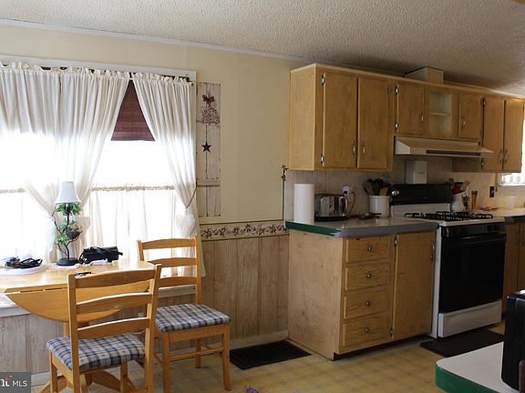 4th image of 800 College Dr #124