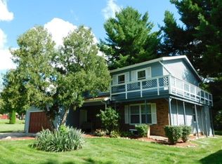 113 Queensbury Pl NE, Poplar Grove, IL 61065