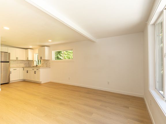 2nd image of 19275 SW Tualasaum Dr