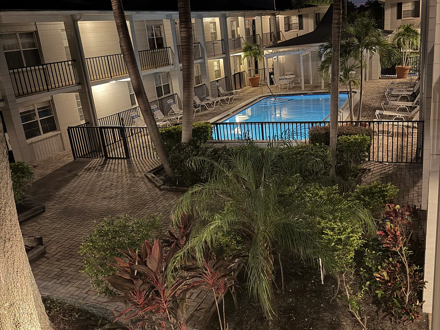 2 bed, 700 sqft, $1,950 — Photo 1