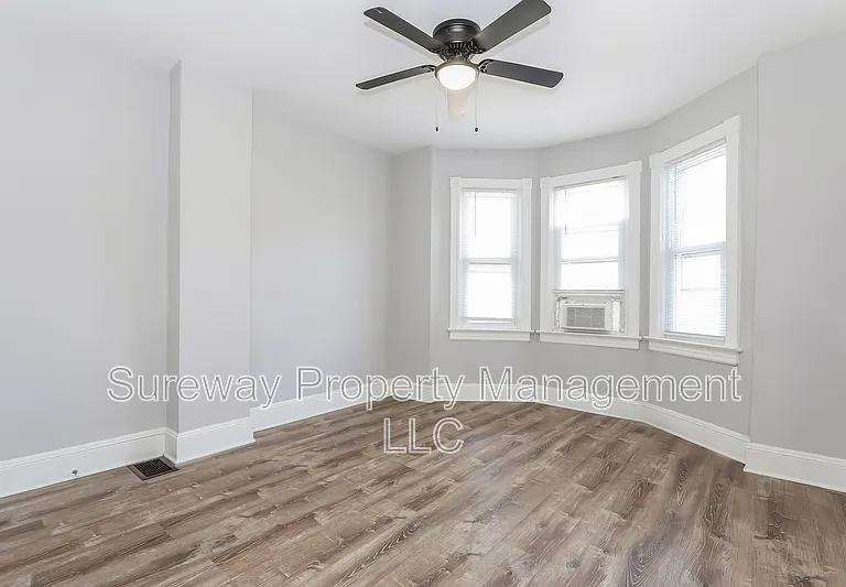 313 Home Ave — Photo 9