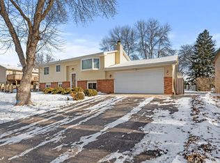 9340 Wedgewood Ln N, Maple Grove, MN 55369