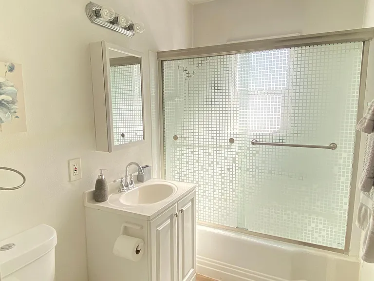 5547 Hazeltine Ave #0 — Photo 10