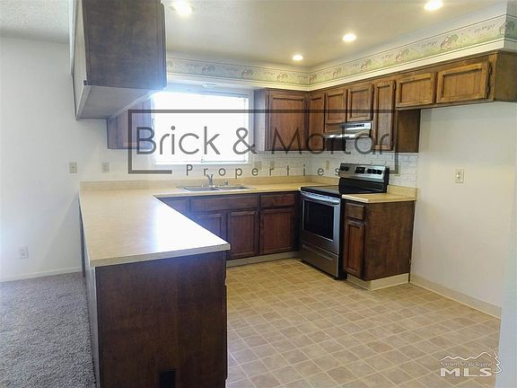 5th image of 2270 Meadowbrook Ln