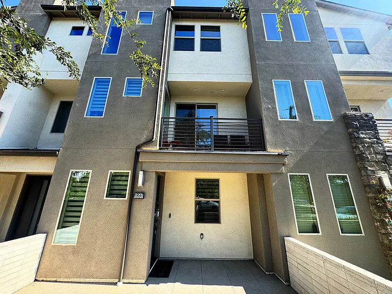 19547 W Cardigan Dr — Photo 1