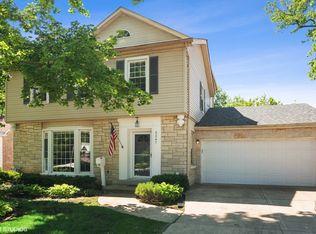 2247 Glenview Rd, Glenview, IL 60025