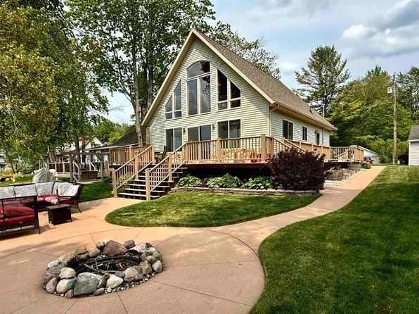 2871 Lakeshore Dr, Gladwin, MI 48624