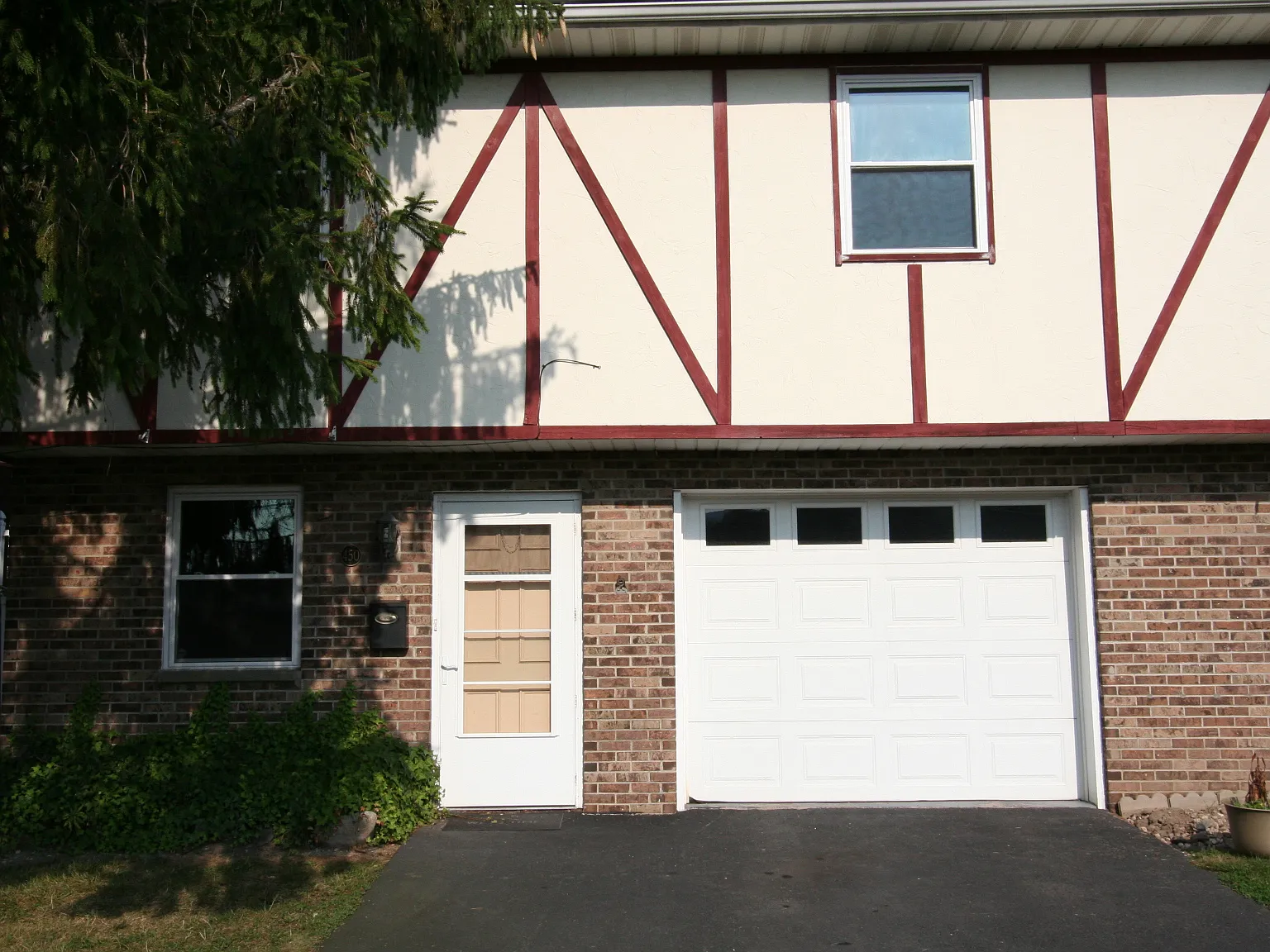 Archbald Apartments — Photo 3