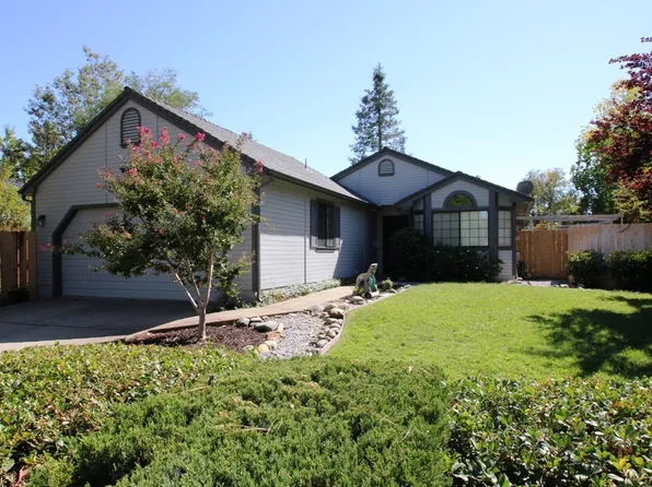 2287 Harlan Dr, Redding, CA 96003
